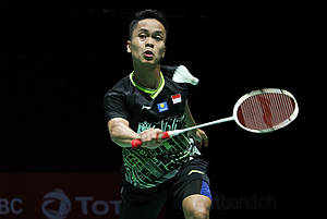 Anthony Sinisuka Ginting (Indonesia) bersiap menghadang serangan.