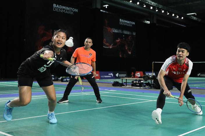 Putri KW, Rionny Mainaky, & Leo Rolly Carnando (Humas PP PBSI)