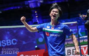 Selebrasi Yuta Watanabe (Jepang). (Copyright: Badmintonphoto | Courtesy of BWF)