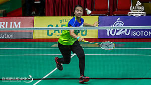 Ni Made Pranita Sulistya Devi (PB Exist) mengembalikan shuttlecock.