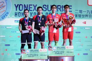 Hendra Setiawan/Mohammad Ahsan (kiri) bersama ganda putra Korea, Choi Solgyu/Seo Seung Jae. (Foto: PP PBSI)