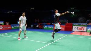 Ganda putra Indonesia nomor dua dunia, Hendra Setiawan/Mohammad Ahsan saat menjalani sesi latihan. (Foto: PP PBSI)