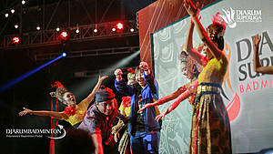 Gabriella Meilani Moningka saat memeriahkan rangkaian acara gala dinner Djarum Superliga Badminton 2019.