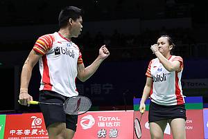 Selebrasi kemenangan Praveen Jordan/Melati Daeva Oktavianti (Indonesia).