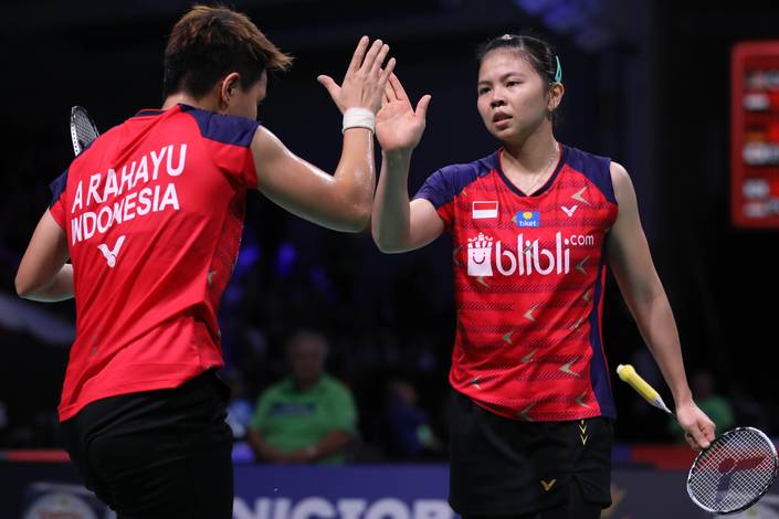 Greysia Polii dan Apriyani Rahayu (Indonesia).