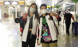 Peraih medali emas Olimpiade, Greysia Polii/Apriyani Rahayu (Indonesia) tiba di Tanah Air. (Foto: PP PBSI)