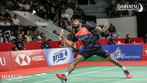 Kidambi Srikanth (India) bersiap menyambut pengembalian.