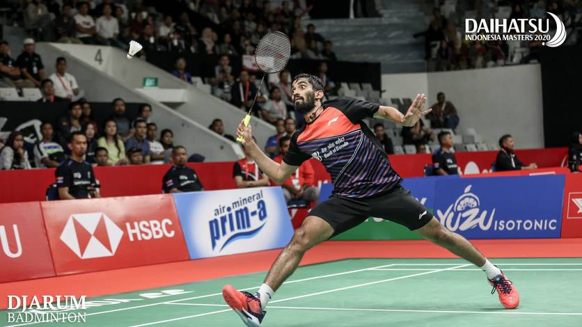 Kidambi Srikanth (India) bersiap menyambut pengembalian.