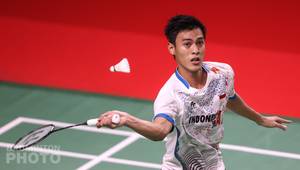 Tunggal putra Indonesia, Shesar Hiren Rhustavito menyambut pengembalian. (Copyright: Badmintonphoto | Courtesy of BWF)