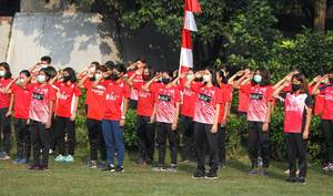 Pelatnas PBSI saat menggelar upacara bendera 17 Agustus tahun lalu. (Foto: PP PBSI)