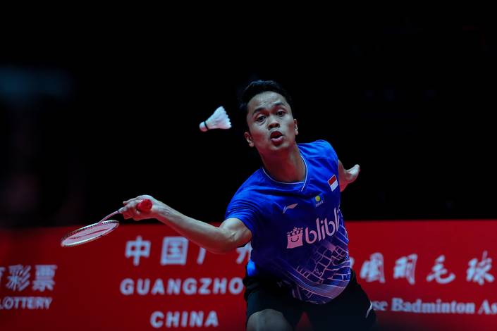 Anthony Sinisuka Ginting (Indonesia) bersiap menghadang serangan.