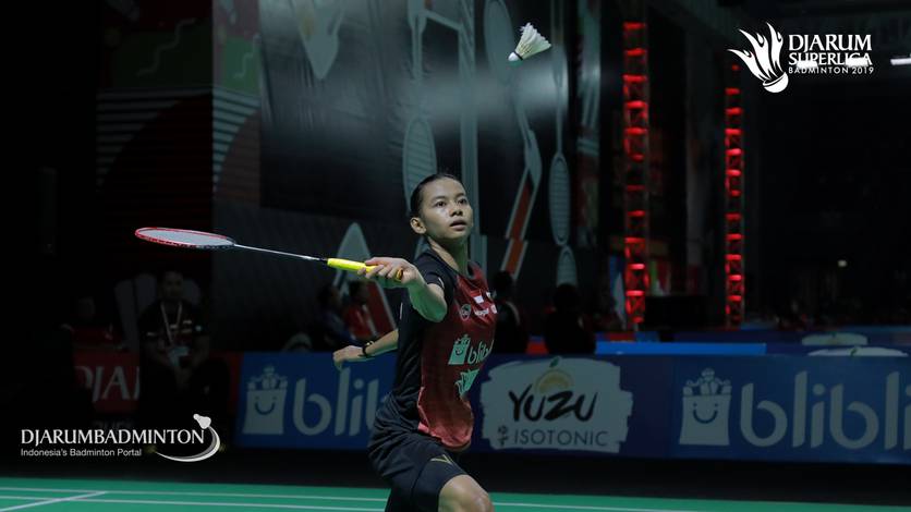 Dinar Dyah Ayustine (Indonesia) bersiap menyambut pengembalian.