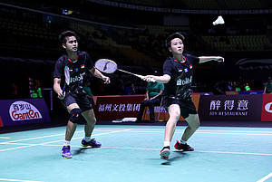 Tontowi Ahmad/Liliyana Natsir bersiap menyambut pengembalian.