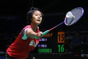 Putri Kusuma Wardani (Indonesia) mengembalikan shuttlecock. (Foto: PP PBSI)