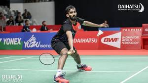 Kidambi Srikanth (India) menyambut pengembalian.