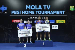 Fajar Alfian/Yeremia Erich Yoche Yacob Rambitan (kanan) juara ganda putra Mola TV PBSI Home Tournament.