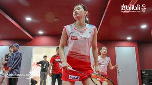 Ayaka Takahashi (Jepang) saat bersiap sebelum bertanding.