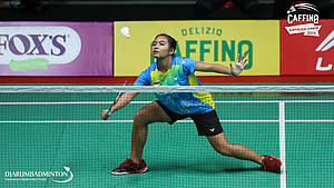 Deswanti Hujansih Nurtertiati (PB Exist) mengembalikan shuttlecock.