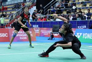 Febriana Dwipuji Kusuma/Amalia Cahaya Pratiwi (Indonesia) gagal menghadang serangan. (Foto: PP PBSI)