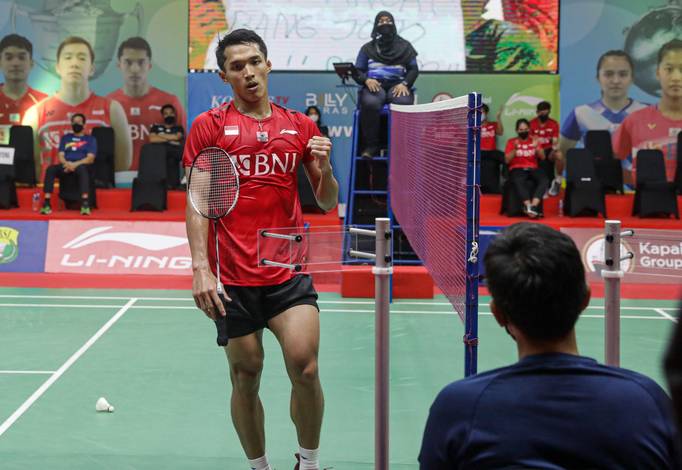 Jonatan Christie dari Tim Harimau usai mengalahkan Shesar Hiren Rhustavito dari Tim Banteng pada ajang Simulasi Beregu PBSI (dok Humas PBSI)