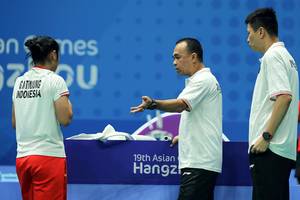 Gregoria Mariska Tunjung, Rionny Mainaky, & Indra Widjaja (Humas PP PBSI)