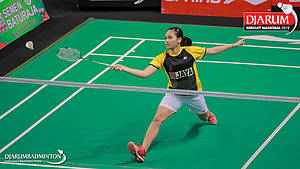 Olivia Chelin Maria Kambey (PB Jaya Raya) bersiap menyambut pengembalian.