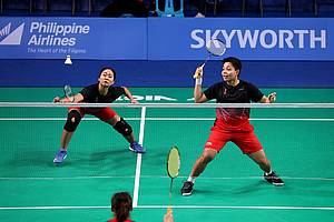 Ni Ketut Mahadewi Istarani/Apriyani Rahayu (Indonesia) menghadang serangan.