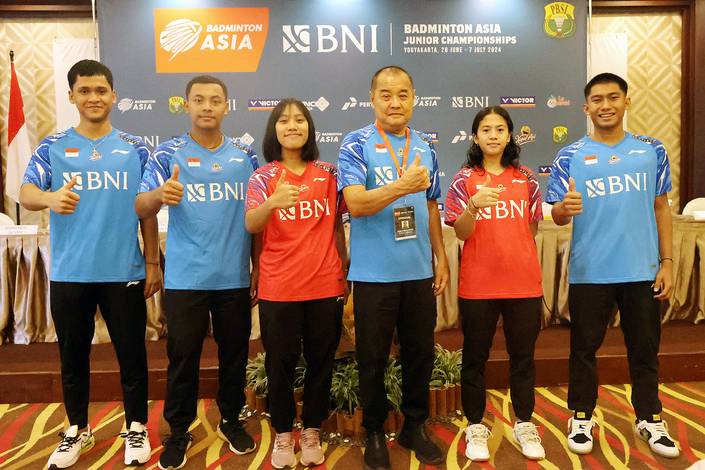 Anselmus Breagit Fredy Prasetya, Pulung Ramadhan, Mutiara Ayu Puspitasari, Eddy Prayitno, Ni Kadek Dhinda Amartya Pratiwi, & Bismo Raya Oktora (Humas PP PBSI)