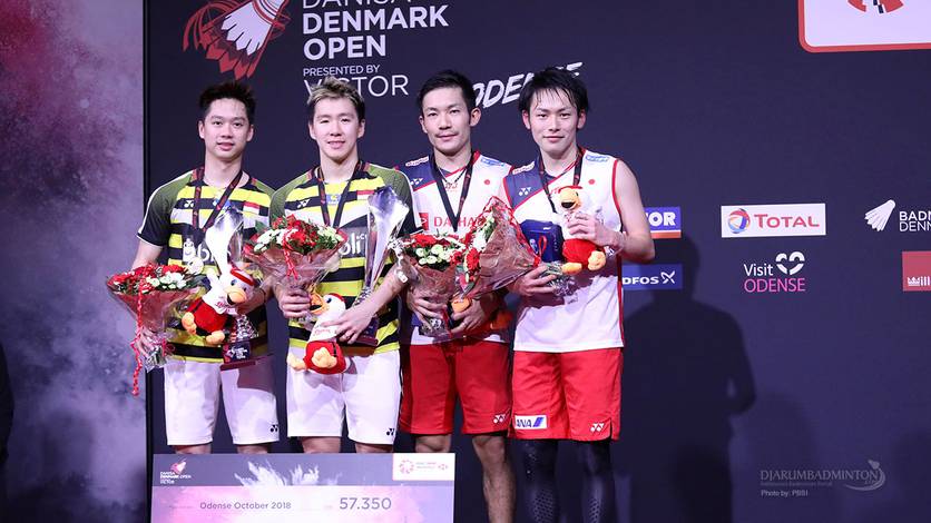 Ganda putra Jepang, Takeshi Kamura/Keigo Sonoda (kanan) berada di podium juara Denmark Open 2019 BWF World Tour Super 750 bersama Kevin Sanjaya Sukamuljo/Marcus Fernaldi Gideon (Indonesia).