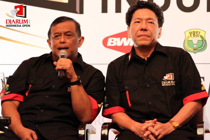 Djoko Santoso (kiri).