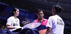 Chafidz Yusuf (tengah) saat memberikan pengarahan kepada Rizki Amelia Pradipta/Della Destiara Haris.