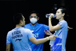 Hafiz Faizal/Gloria Emanuelle dan Nova Widianto (Humas PP PBSI)