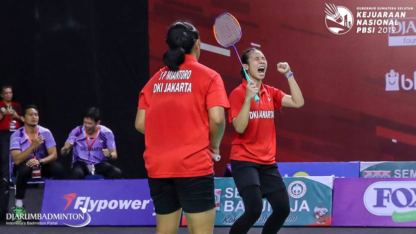Selebrasi kemenangan Jesita Putri Miantoro/Putri Larasati (DKI Jakarta).