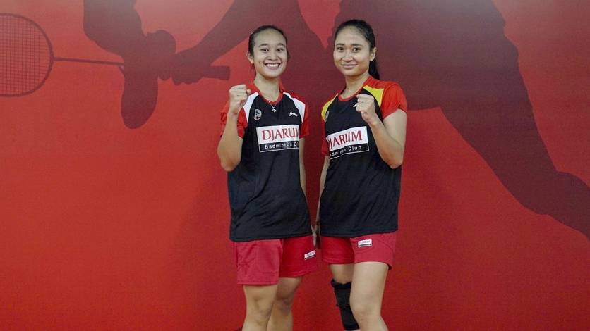 Lisa Ayu Kusumawati/Ni Ketut Mahadewi Istarani berfoto usai bertanding.