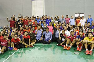 Wakil Presiden Jusuf Kalla Berfoto Bersama Para Atlet dan Pengurus Pusat PBSI. (Foto: PBSI)