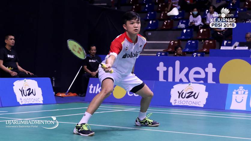 Bobby Setiabudi (Indonesia) bersiap menyambut pengembalian.