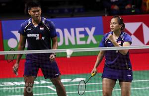 Selebrasi ganda campuran Indonesia, Praveen Jordan/Melati Daeva Oktavianti. (Copyright: Badmintonphoto | Courtesy of BWF)