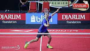 Wisnu Yuli Prasetyo (PB Pertamina Fastron) bersiap menyambar pengembalian.