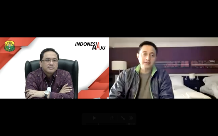 Ketua Umum PP PBSI, Agung Firman Sampurna (kiri) saat berbincang virtual dengan Manajer Tim Indonesia di All England 2021, Ricky Soebagja. (Foto: PP PBSI)