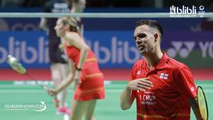 Ekspresi kekecewaan Chris Adcock/Gabrielle Adcock (Inggris).