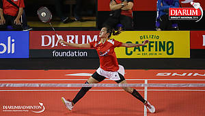 Silvi Wulandari (PB Berkat Abadi) menghadang pengembalian.