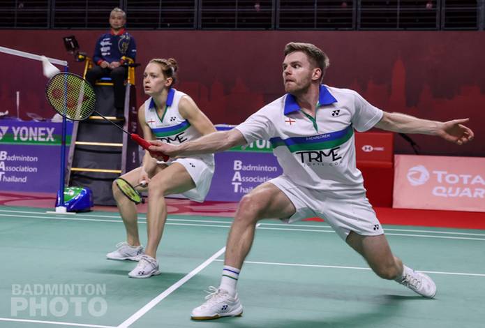 Marcus Ellis/Lauren Smith (Inggris) mengembalikan shuttlecock. (Copyright: Badmintonphoto | Courtesy of BWF)