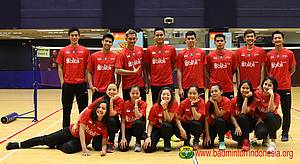 Tim beregu campuran Indonesia berfoto bersama.