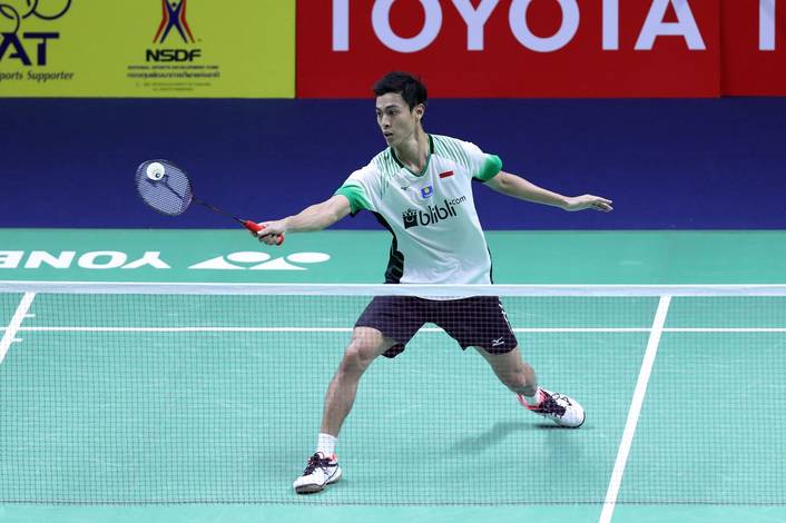 Shesar Hiren Rhustavito (Indonesia) menyambut pengembalian.