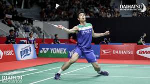 Chou Tien Chen (Taiwan) menyambut pengembalian.