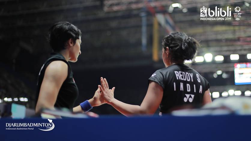 Pebulutangkis India, Reddy N. Sikki (kanan) dinyatakan negatif pada tes keduanya.