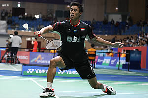 Shesar Hiren Rhustavito (Indonesia) menyambut pengembalian.