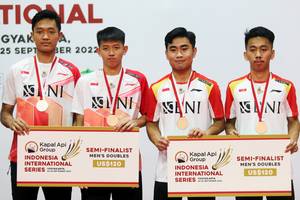 Muh Putra Erwiansyah/Patra Harapan Rindorindo & Raymond Indra/Daniel Edgar Marvino (Djarum Badminton)