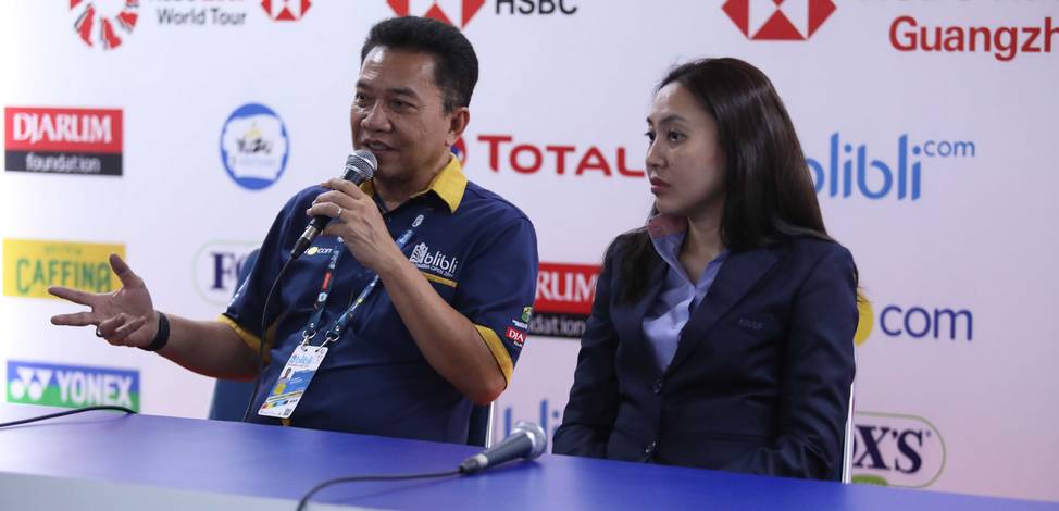 Achmad Budiharto (left), the chief project officer of Blibli Indonesia Open 2019 and the Head of Event Project BWF, Koh Wa Cheng. (PIC: PBSI)