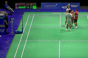 Suasana akhir pertandingan antara Rinov Rivaldy/Pitha Haningtyas Mentari dan Dejan Ferdinansyah/Gloria Emanuelle Widjaja di babak 32 besar Swiss Open 2023 (Tangkapan Layar YouTube BWF TV)